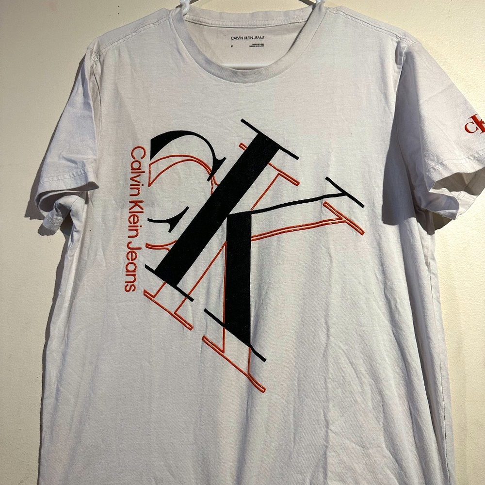 Calvin Klein Unisex medium white short sleeves shirt